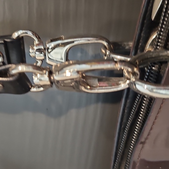 Beijo Glossy Brown Shoulder Bag - Picture 5 of 12